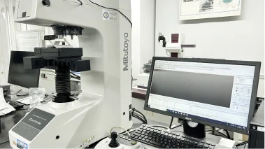 マイクロヴィッカース硬度計